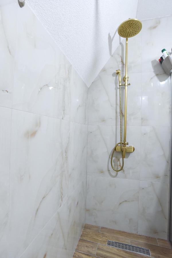 Guest House Max جابلياك المظهر الخارجي الصورة